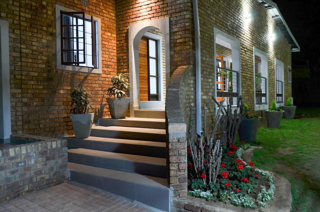 Yalla Yalla Boutique Hotel Witbank Exterior foto